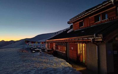 Dormir en refuge d’hiver : guide complet pour randonner en montagne en toute sécurité