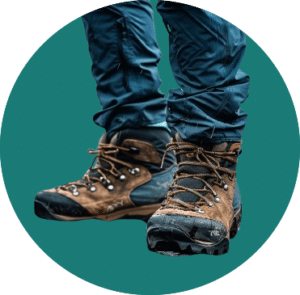 Jouce Un Trekker En Tenue De Trek Vu De Face Pant Et Chau Ba5bf9b0 90a9 42c0 Bdbf 9161e5199367 3 Removebg Preview